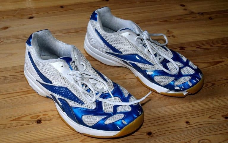 blue and white reebok sports shoes